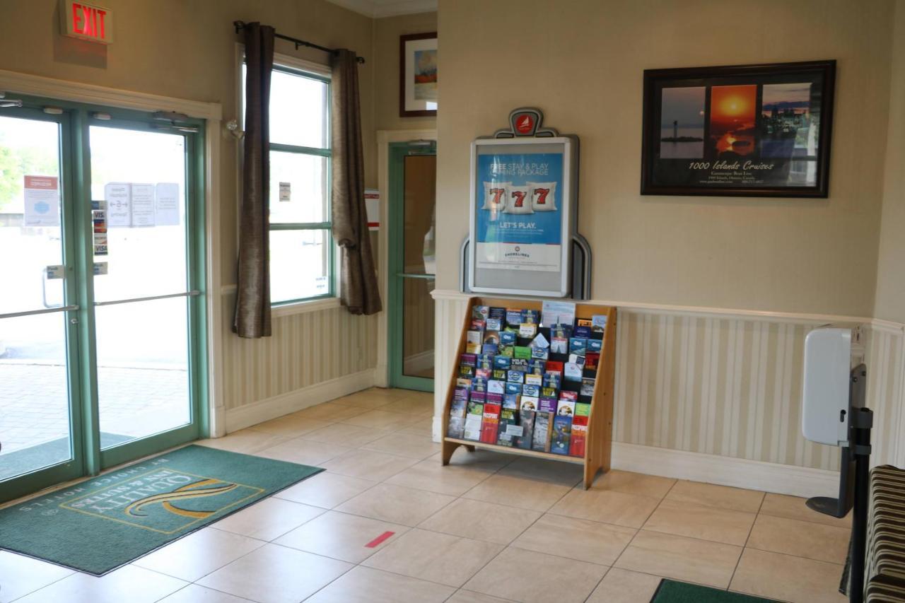 Quality Inn & Suites 1000 Islands Gananoque Esterno foto