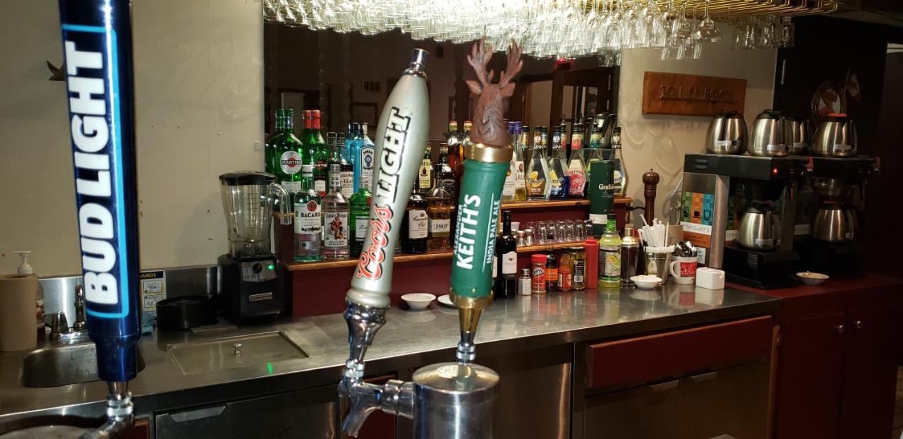 Quality Inn & Suites 1000 Islands Gananoque Esterno foto