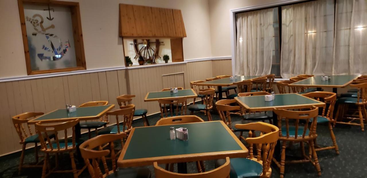 Quality Inn & Suites 1000 Islands Gananoque Esterno foto
