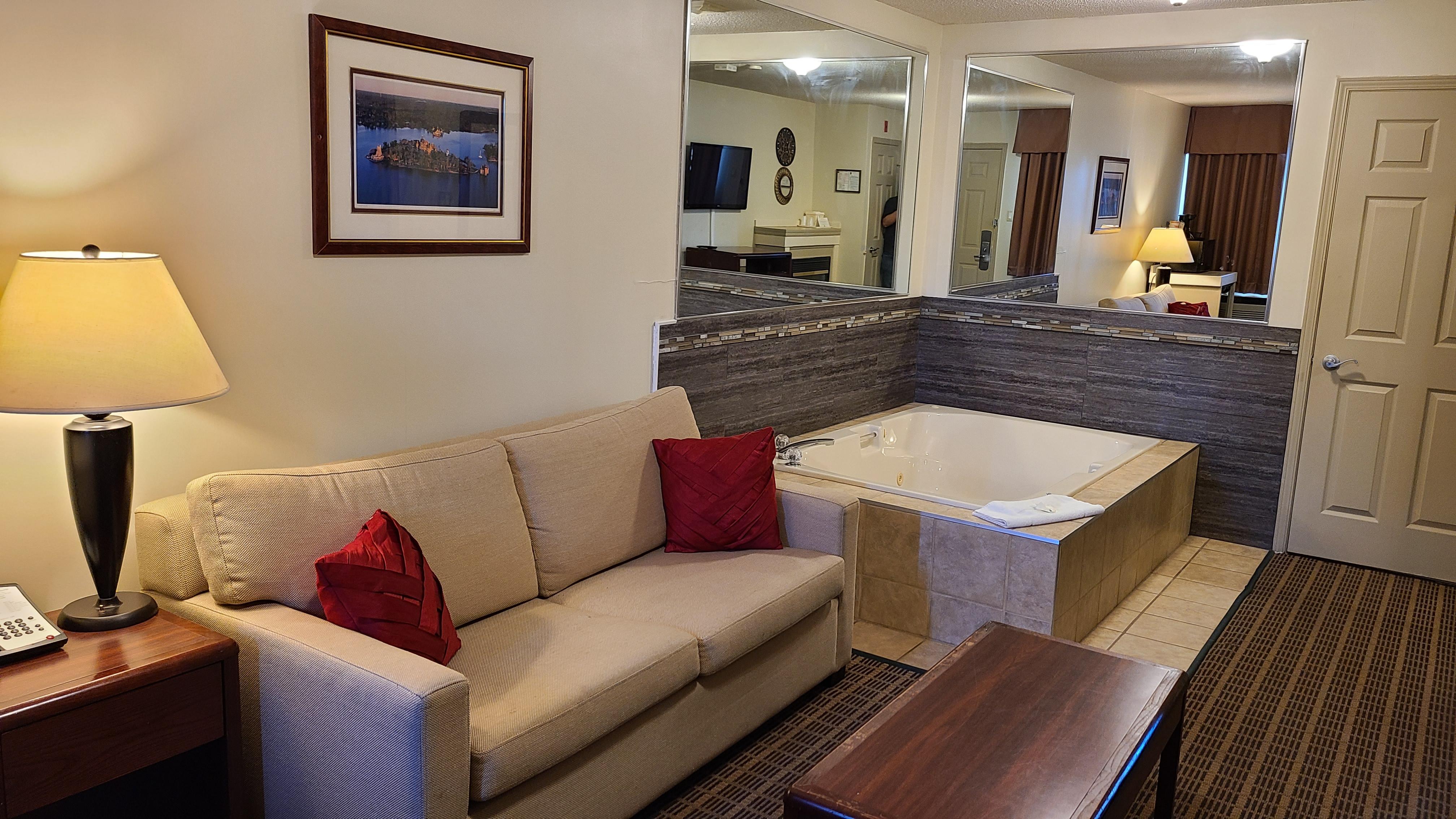 Quality Inn & Suites 1000 Islands Gananoque Esterno foto
