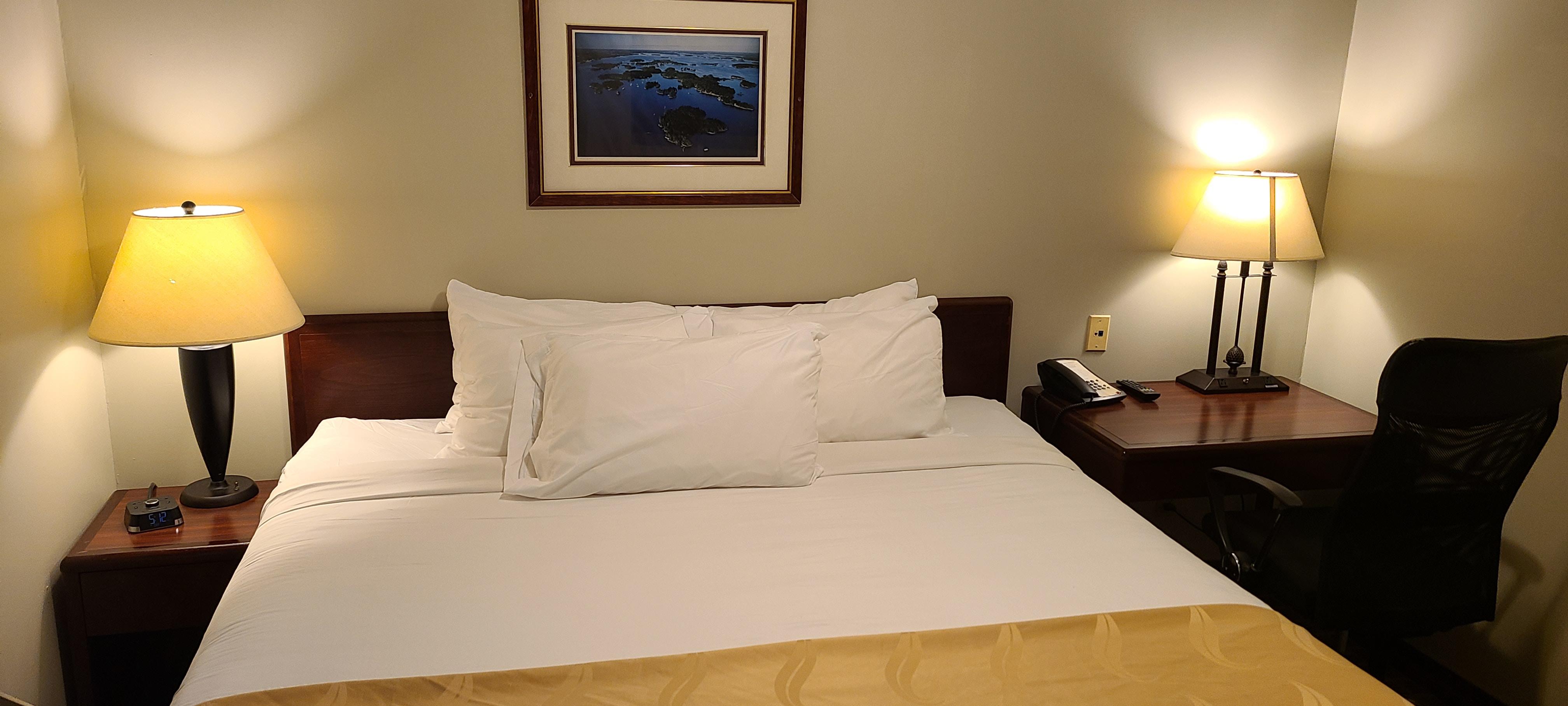 Quality Inn & Suites 1000 Islands Gananoque Esterno foto