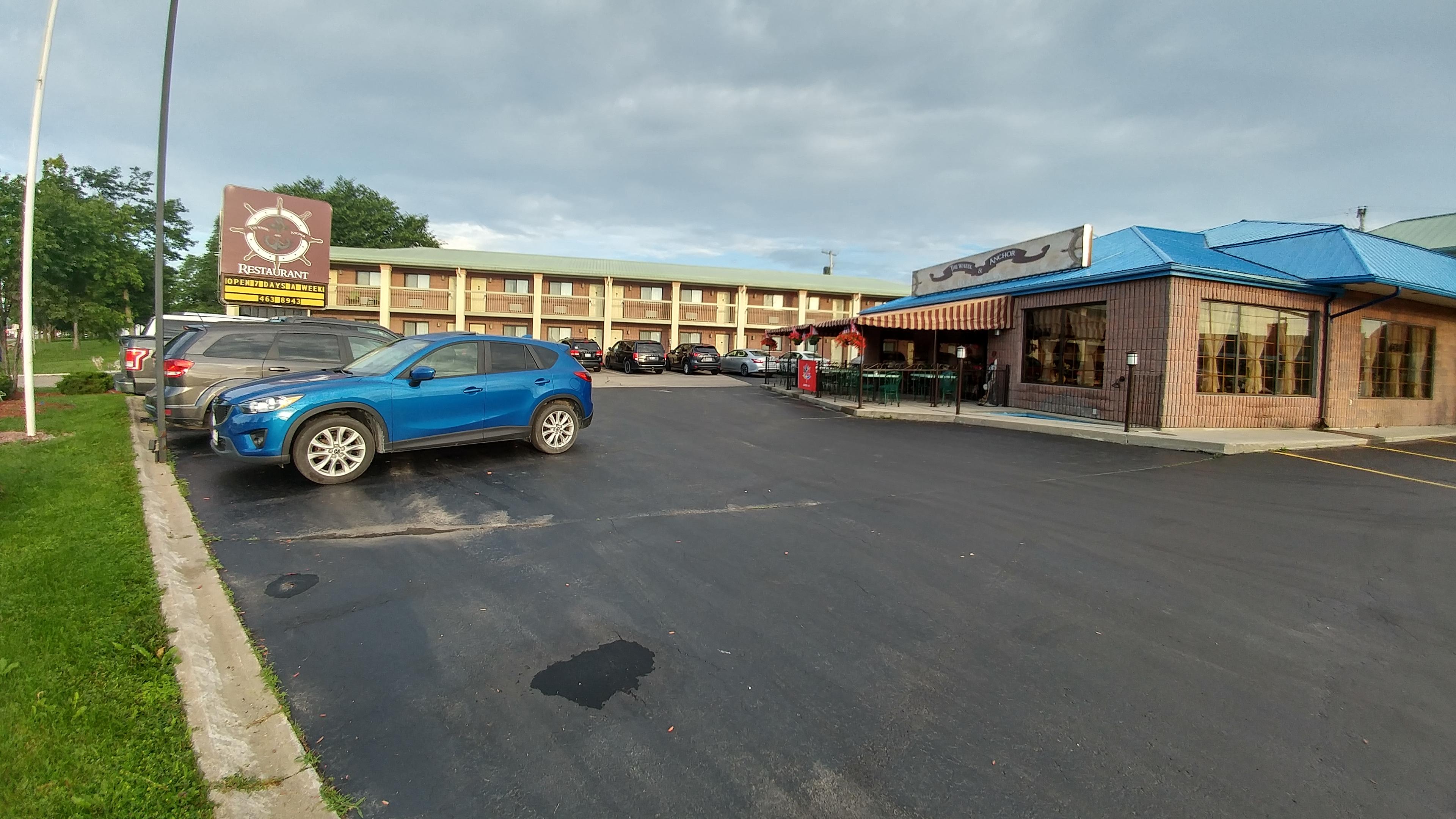 Quality Inn & Suites 1000 Islands Gananoque Esterno foto