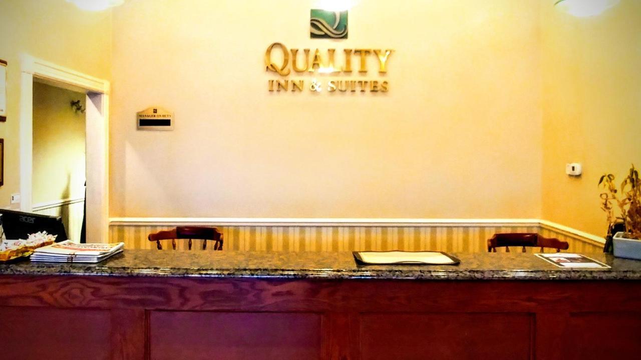 Quality Inn & Suites 1000 Islands Gananoque Esterno foto